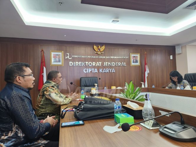 
 Bertemu Dirjen Cipta Karya, Bupati Hermus Pastikan Jadwal Lelang Pekerjaan Pasar Sanggeng dan Borasi