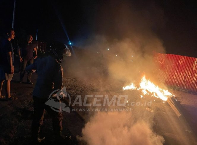 
 Polisi Buru Pelaku ‘Curas’ Yang Sebabkan Keluarga Korban Palang Jalur Polisi Tidur 13 Taman Ria