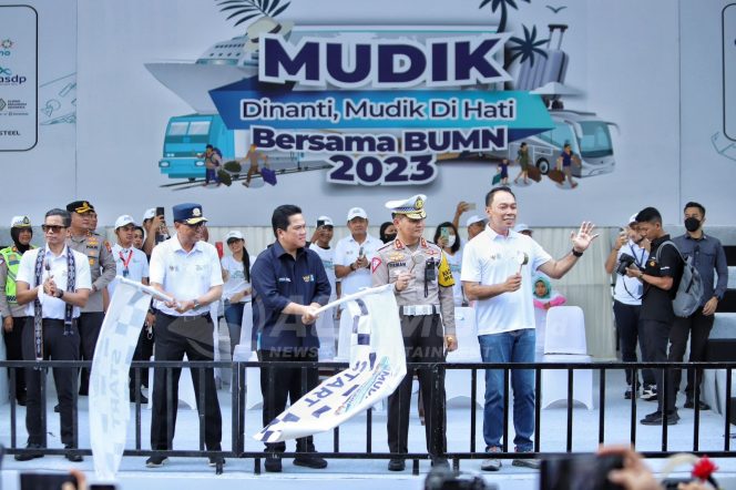 
 Menteri BUMN Bersama Menteri Perhubungan Lepas Ribuan Pemudik BUMN dari GBK