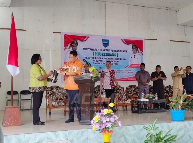 
 Buka Musrenbang Distrik Warmare dan Prafi, Wabup Edi Budoyo Ingatkan Progtas Stunting dan Miskin Ekstrim