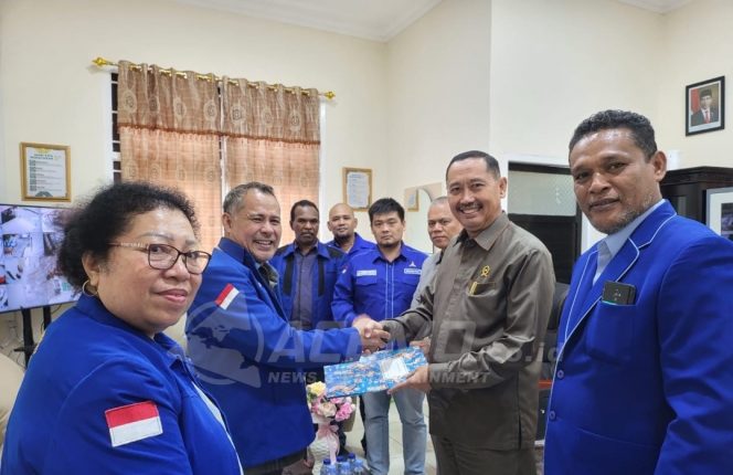 
 Datangi Pengadilan Tinggi, Demokrat Papua Barat Serahkan Surat Permohonan Perlindungan