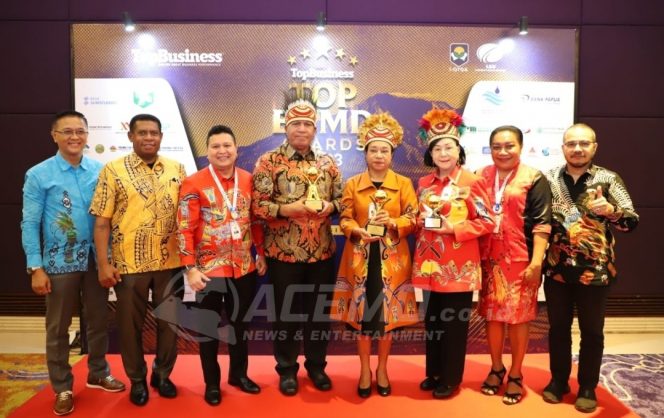 
 Bank Papua dan Pj. Gubernur Waterpauw Raih Penghargaan Tertinggi TOP BUMD Award 2023