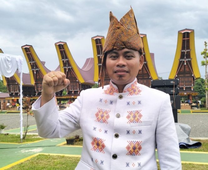 
 Ketua Ikatan Pemuda Toraja Manokwari, Yosi Liling.