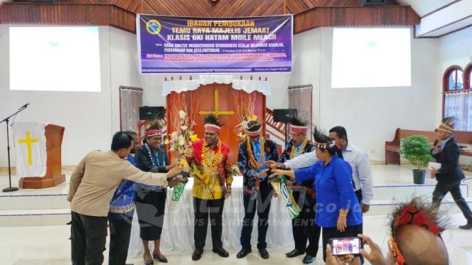 
 Bupati Manokwari Buka Temu Raya Majelis Jemaat Klasis GKI Hatam Moile Meach