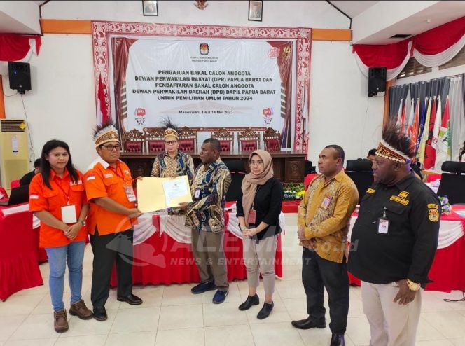 
 Partai Buruh Daftarkan 34 Bacaleg di KPU Papua Barat