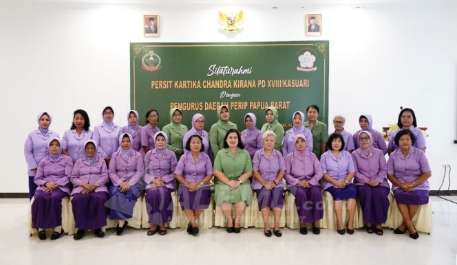 
 Persit KCK PD XVIII/Kasuari Silaturahmi Dengan Perip TNI-Polri Papua Barat