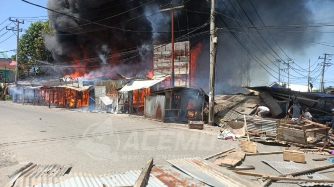 
 Tujuh Kios Di Pasar Wosi Ludes Terbakar Diduga Akibat Kompor Meledak