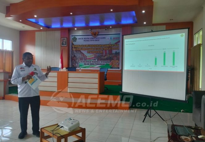 
 Bimas Katolik Gelar Pembinaan Guru, Ini Pesan Kakanwil Kemenag Papua Barat