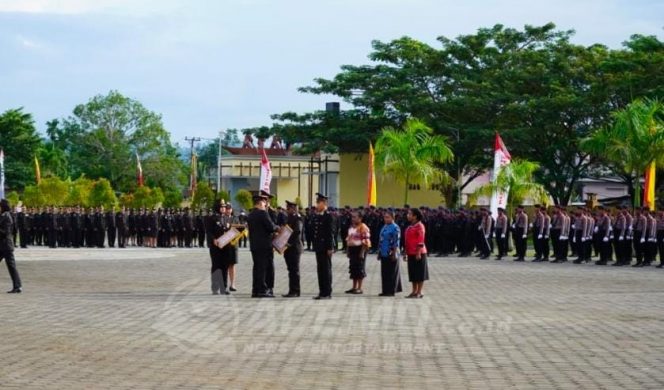 
 12 Satker Polda Papua Barat dan 8 Polres Jajaran Terima Penghargaan IKPA Sangat Baik