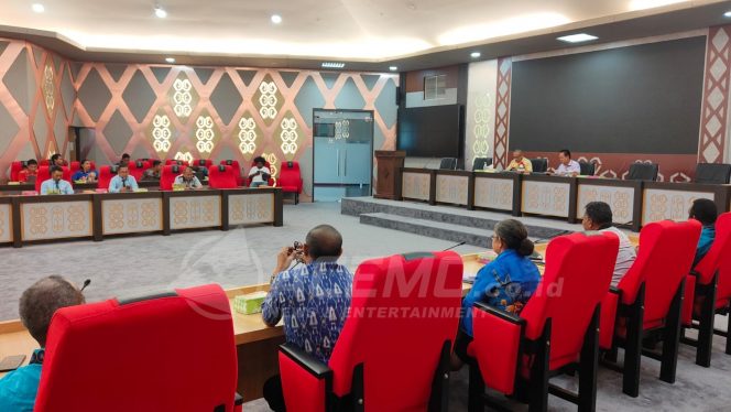 
 Merajut Kebhinekaan, Atribut Adat Bakal Warnai Puncak Peringatan Hardiknas 2023 di Papua Barat