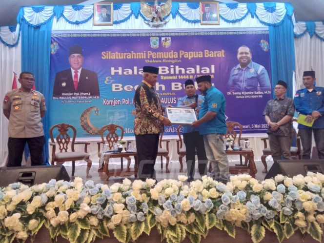 
 Halal Bi Halal KNPI PB dan Bedah Buku Komjen Pol. (Purn) Drs. Paulus Waterpauw, M.Si