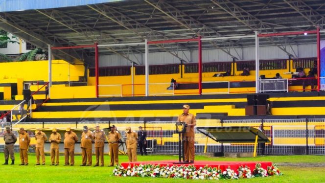 
 Pj. Gubernur Paulus Waterpauw Pimpin Apel Gabungan ASN Provinsi & Seluruh Kabupaten Se-Papua Barat