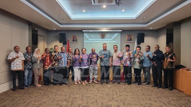 
 Pj. Gubernur Waterpauw Pimpin Rapat Perdana Bahas Sistem Pertanian Terpadu Lahan Susweni
