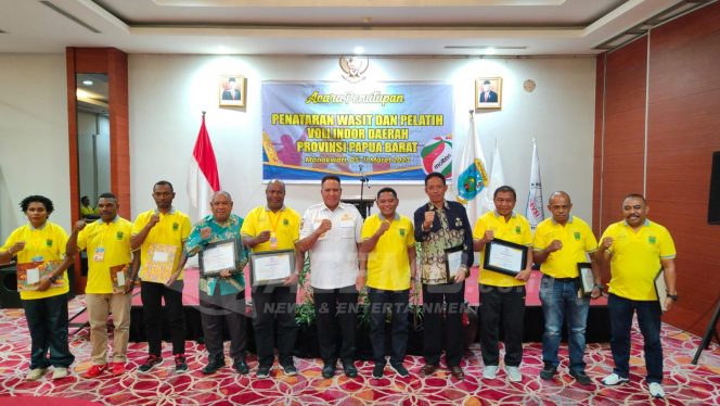 
 Pj. Gubernur Waterpauw Komitmen Besarkan PBVSI Papua Barat, Ingatkan Mandiri Tak Harap Biaya Pemerintah