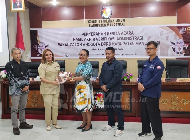 
 KPU Manokwari Serahkan Hasil Verifikasi Administrasi, 8 Parpol Tidak Memenuhi Syarat