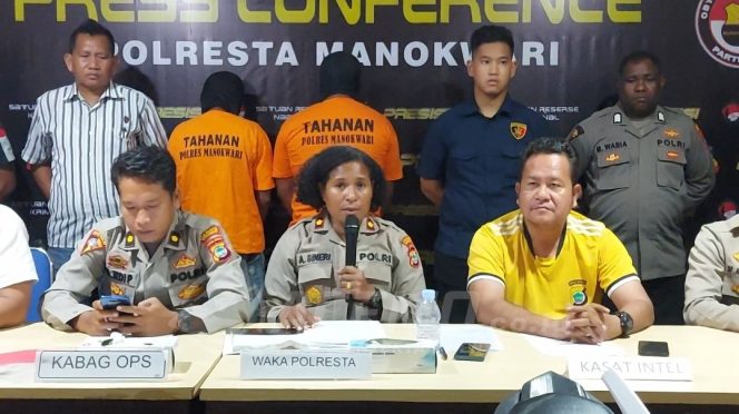 
 Diselingkuhi, Suami Tega Tikam Istri Dengan Pisau Dapur