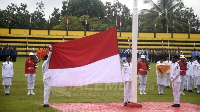 
 Paskibraka Papua Barat Sukses Kibarkan Bendera Merah Putih Upacara HUT RI Ke-78