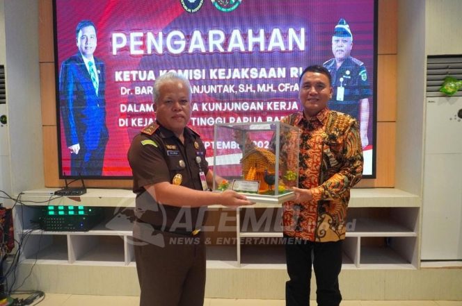 
 Komjak RI Kunjungi Kejati Papua Barat, Lakukan Pengawasan Hingga Penilaian