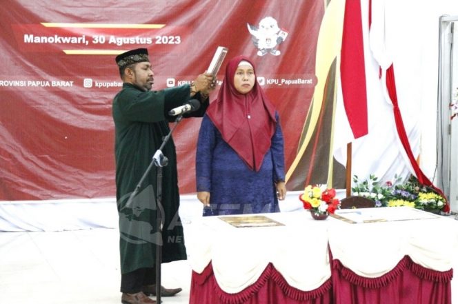 
 Endang Wulansari Dilantik Jadi PAW Anggota KPU Papua Barat 2020-2025