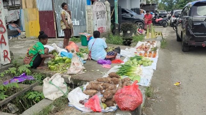 
 Ganggu Aktivitas Jualan Pedagang, Ketua DPR PB Sesalkan Aksi Palang Di Pasar Wosi