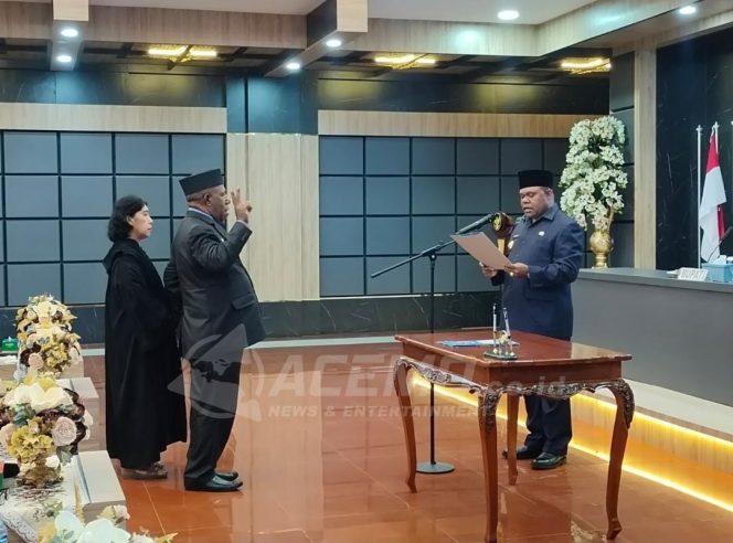 
 Bupati Hermus Indou Lantik 2 Staf Ahli Dilingkup Pemda Manokwari