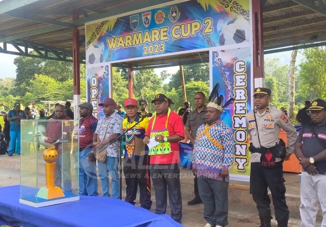 
 Bupati Hermus Indou Buka Warmare Cup-2, Diikuti 40 Tim Dari 9 Distrik