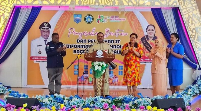 
 Dukung Peningkatan SDM, Bupati Manokwari Buka Pelatihan IT Bagi Tenaga Pendidik PAUD