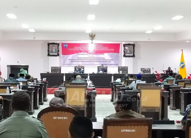 
 Fraksi DPRD Manokwari Berikan Masukan Dan Pandangan Pada RAPBD Tahun 2024