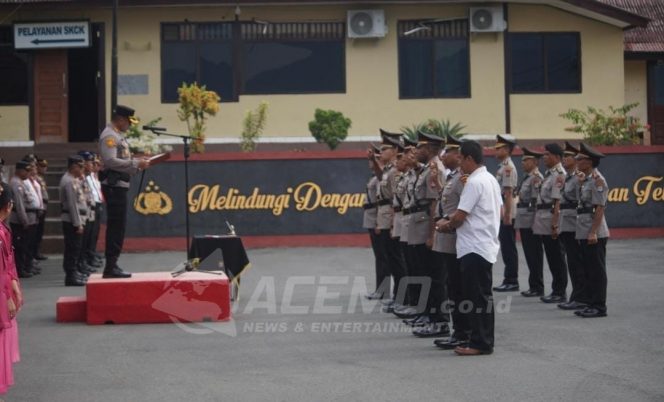 
 Kapolresta Manokwari Kukuhkan Kasat Reskrim dan Lantik 6 PJU