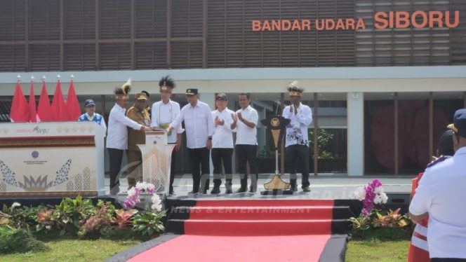 
 Resmikan Bandara Siboru Fakfak, Presiden Jokowi Harap Buka Konektivitas Pembangunan Papua