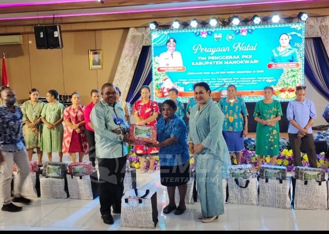 
 Bupati Manokwari Apresiasi Natal TP PKK, Mencontohkan Toleransi Beragama