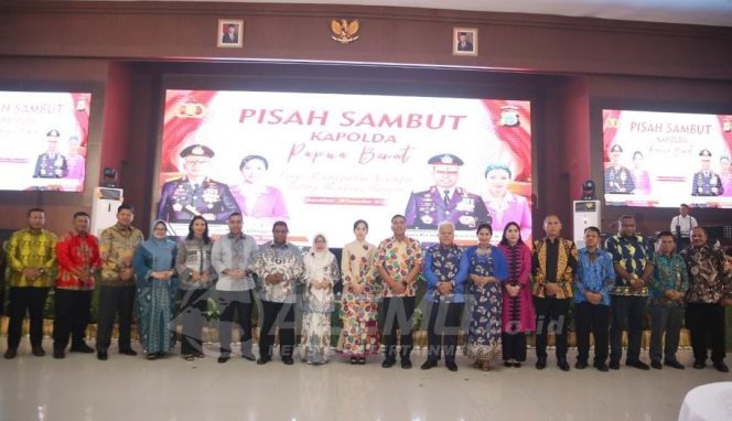 
 Pisah Sambut Kapolda Papua Barat Bertajuk Pergi Tinggalkan Kenangan, Datang Bawa Harapan