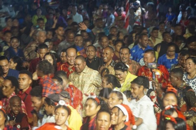 
 Ribuan Masyarakat Hadiri Perayaan Natal Oikumene Yang Digelar Pemda Manokwari