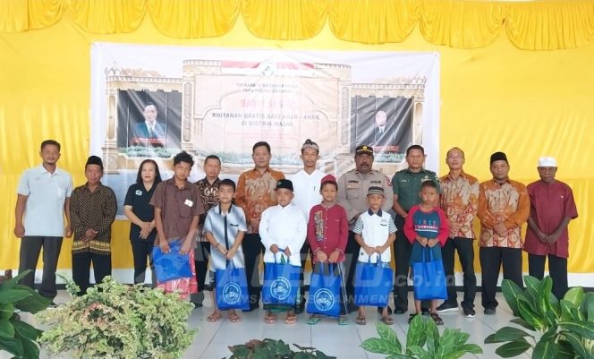 
 80 Anak Di Distrik Masni Ikuti Khitan Massal Yang Dilaksanakan Yayasan Bina Swara Papua