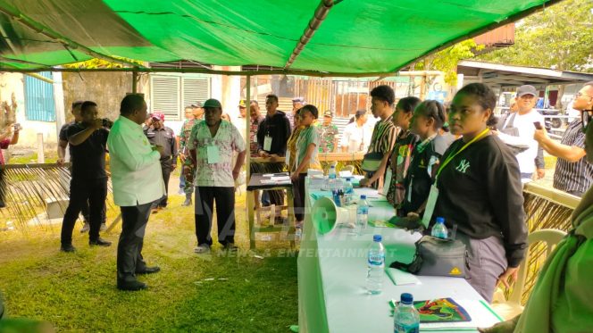 
 Bupati Dan Forkopimda Manokwari Tinjau Sejumlah TPS, Partisipasi Masyarakat Sangat Tinggi
