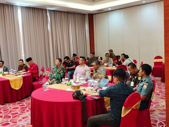 
 Pantau Pergeseran Kotak Suara Ke PPD Secara Virtual, Bupati Manokwari: Ada Rekomendasi Ke Penyelenggara