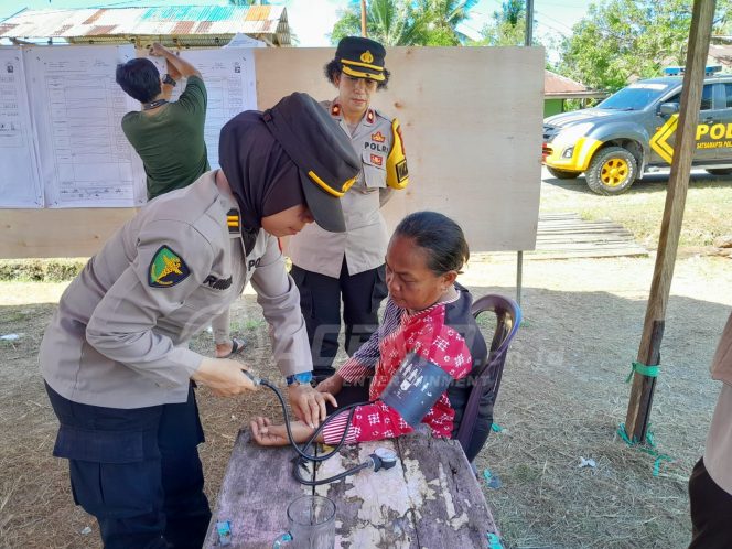 
 Biddokkes Polda PB Turun Langsung Pastikan Kesehatan KPPS Dan Tim Lainnya