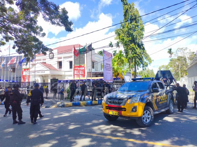 
 215 Anggota Polisi Diterjunkan Amankan Perhitungan Suara KPU Kab. Manokwari.
