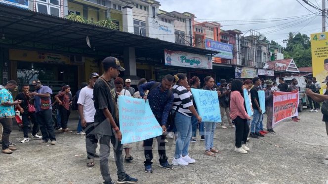 
 Tolak Hak Angket DPR RI, Solidaritas Pemuda Papua Barat Gelar Unjuk Rasa