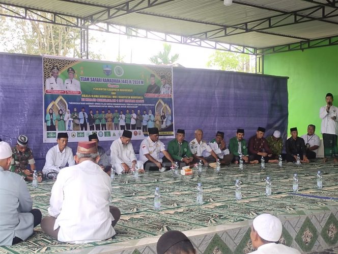 
 Tim Safari Ramadhan Hari Kedua Kunjungi Jamaah Masjid Nurul Falah Masni