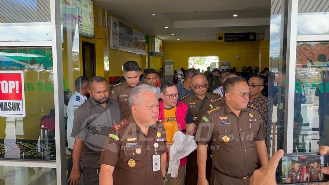 
 Korupsi Dana Hibah Sapi 200 Juta, ‘DIU’ Ditangkap Tim Tabur Kejati Papua Barat