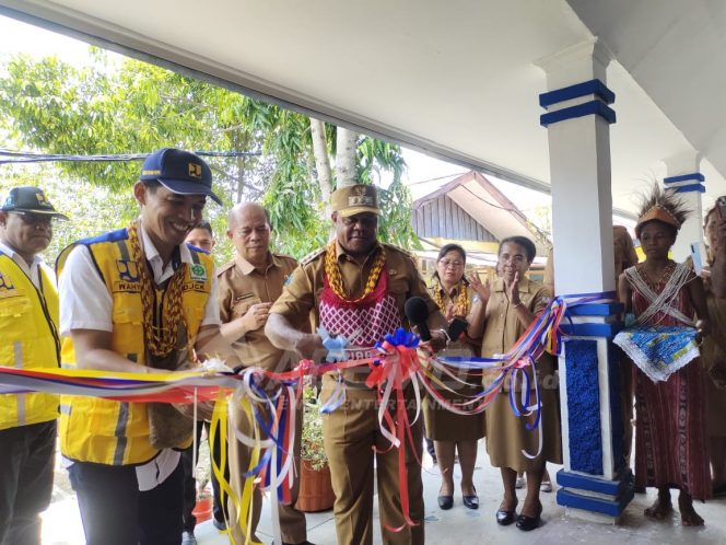 
 Bupati Manokwari Resmikan Gedung Baru SMP Negeri 2, Dorong Kualitas Pendidikan