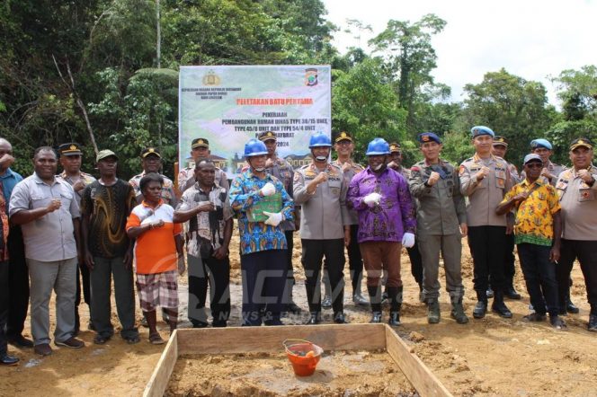 
 Wakapolda PB Tinjau Pembangunan  Mapolres Sorsel dan Letakan Batu Pertama Rumdis Polres Maybrat dan Tambrauw