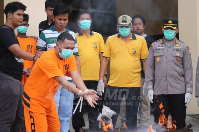 
 Ditresnarkoba Polda Papua Barat Musnahkan Ganja Sebanyak 963,626 Gram