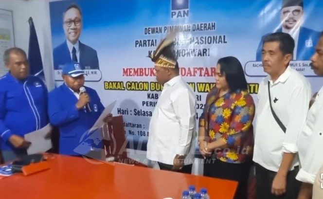
 Maju Kembali Sebagai Cabup, Hermus Indou Daftar Ke DPD PAN Manokwari
