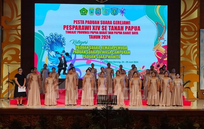 
 Yusuf Sawaki Optimis Kontingen Paduan Suara Wanita Manokwari Mampu Raih Champion Di Pesparawi XIV Se Tanah Papua