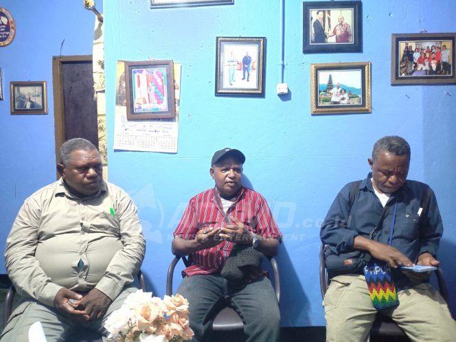 
 DAP Domberay dan Kepala Suku Meyah Minta Polisi Segera Ungkap Kasus Penembakan YCW