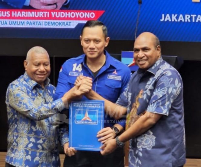 
 Pilgub Papua Barat, Demokrat Resmi Usung Pasangan Dominggus – Lakotani (Doamu)