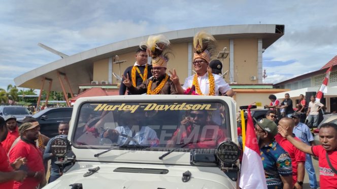 
 Diusung 13 Parpol, Paslon HERO Disambut Ratusan Masyarakat Manokwari