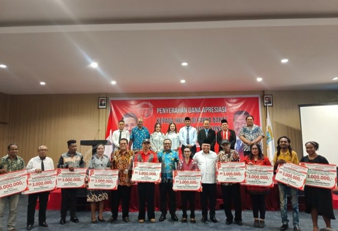 
 DPD PAPPRI Papua Barat Beri Dana Apresiasi Kepada Musisi